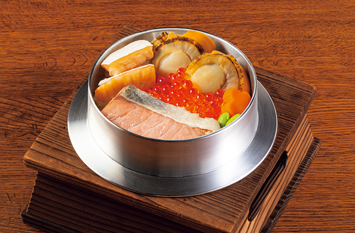 811 ホタテと鮭いくら釜飯