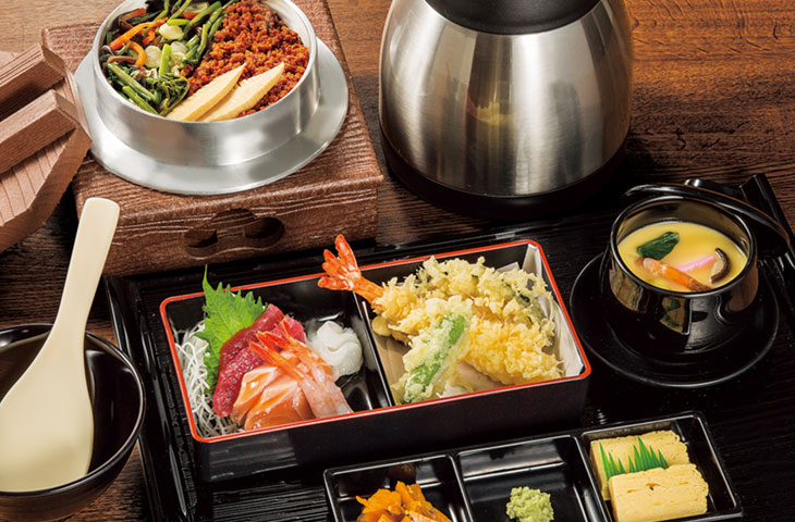 山菜鶏そぼろ釜飯御膳