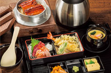 101 うなぎ釜飯御膳